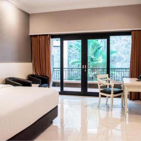 Luminor Hotel Jember By Wh 外观 照片