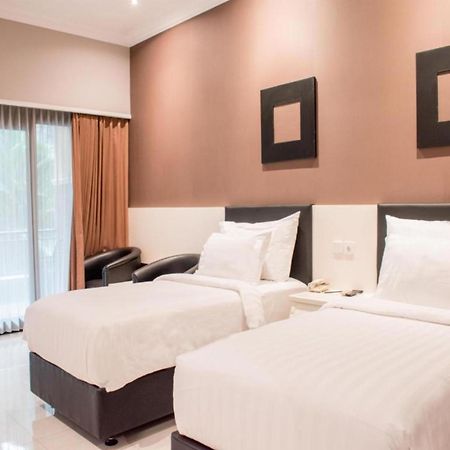 Luminor Hotel Jember By Wh 外观 照片