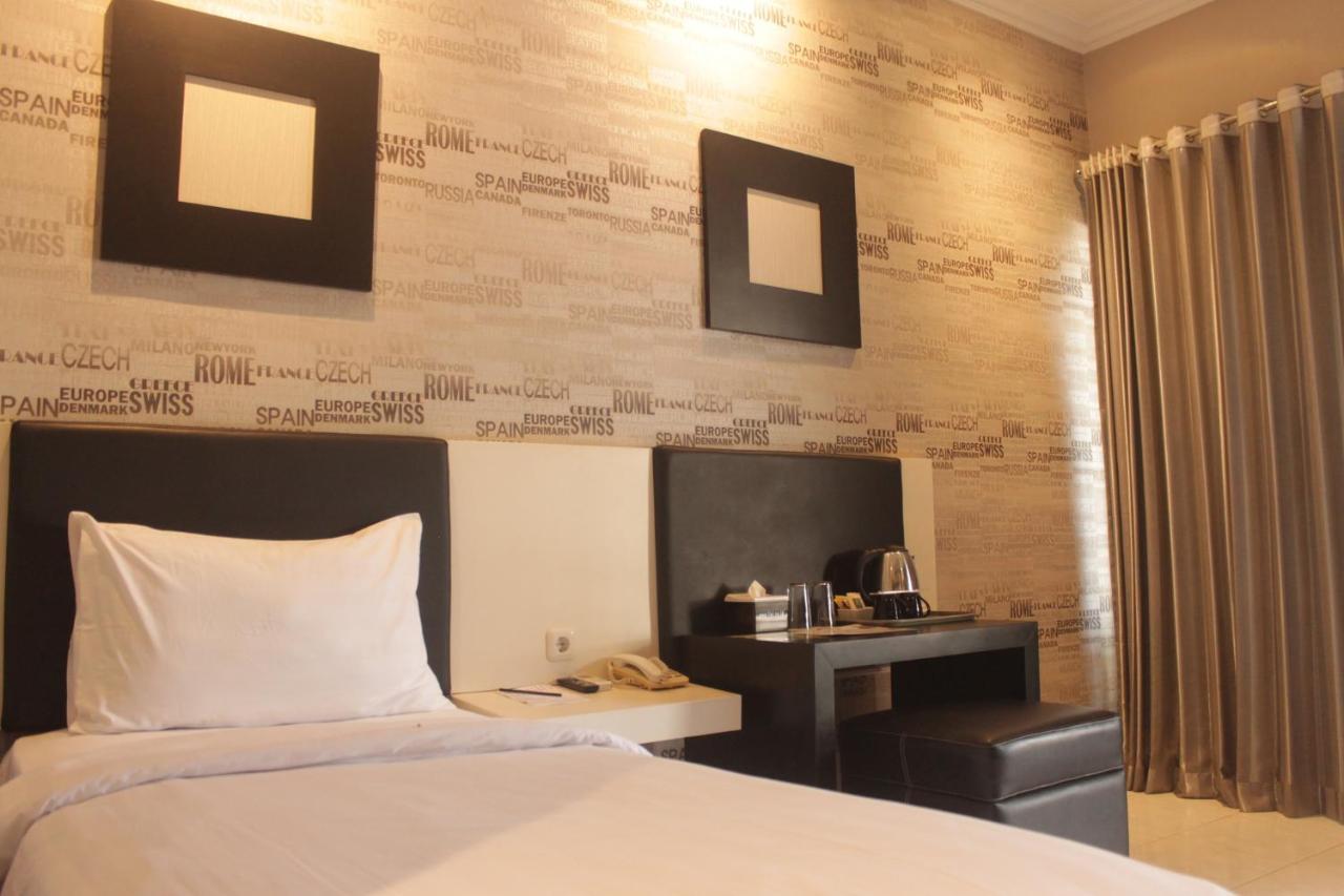 Luminor Hotel Jember By Wh 外观 照片