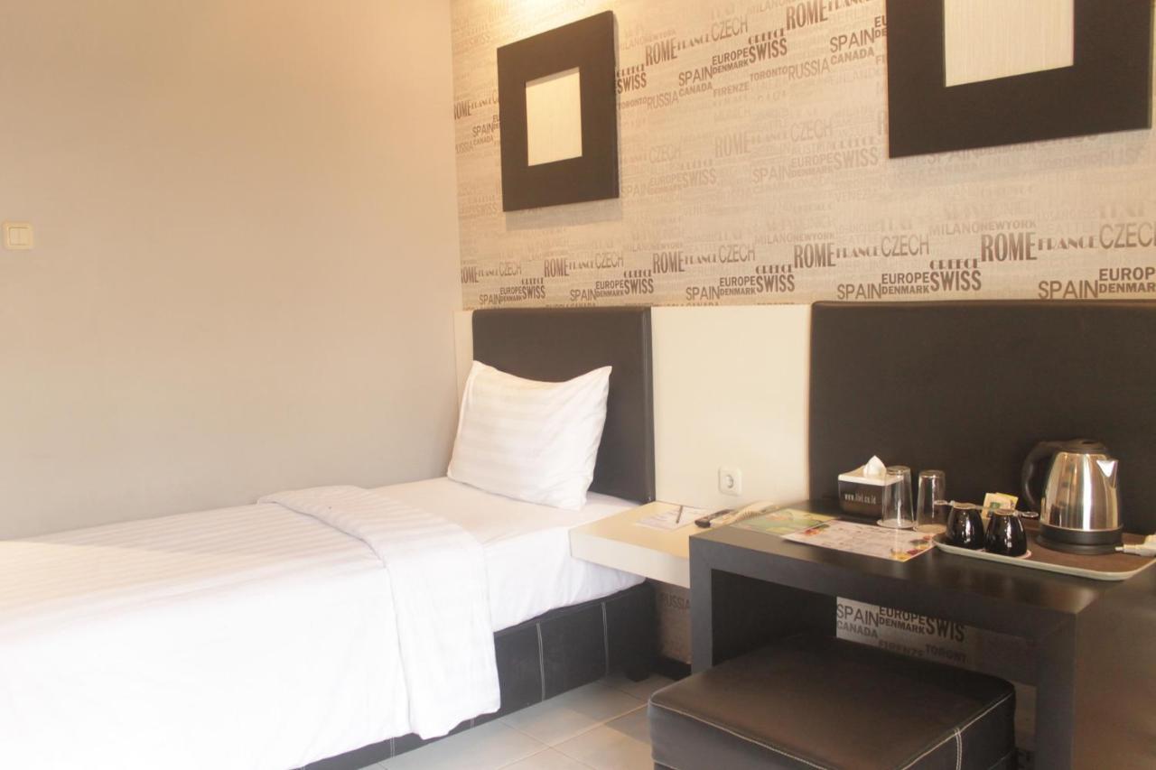 Luminor Hotel Jember By Wh 外观 照片