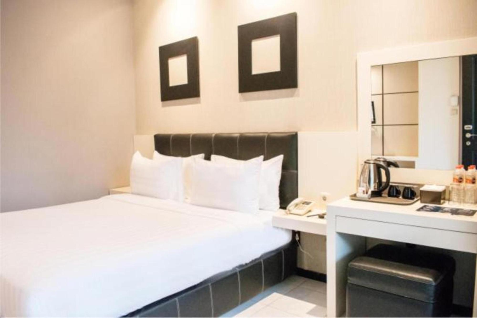 Luminor Hotel Jember By Wh 外观 照片