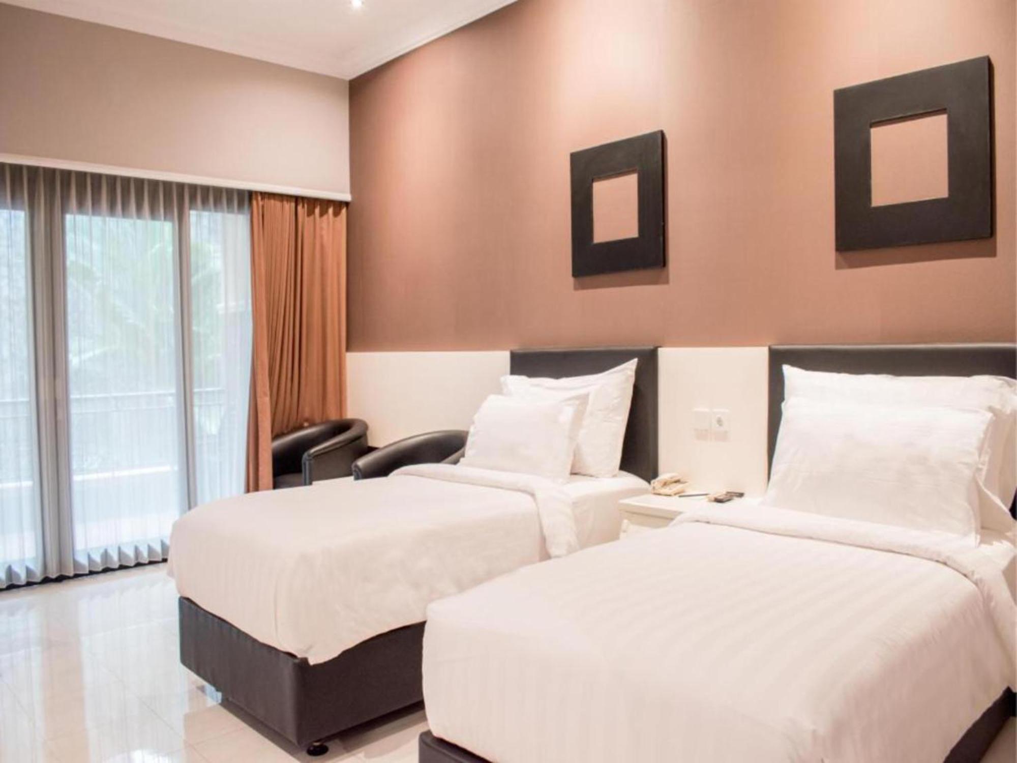 Luminor Hotel Jember By Wh 外观 照片
